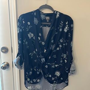 Three-quarter sleeve blouse